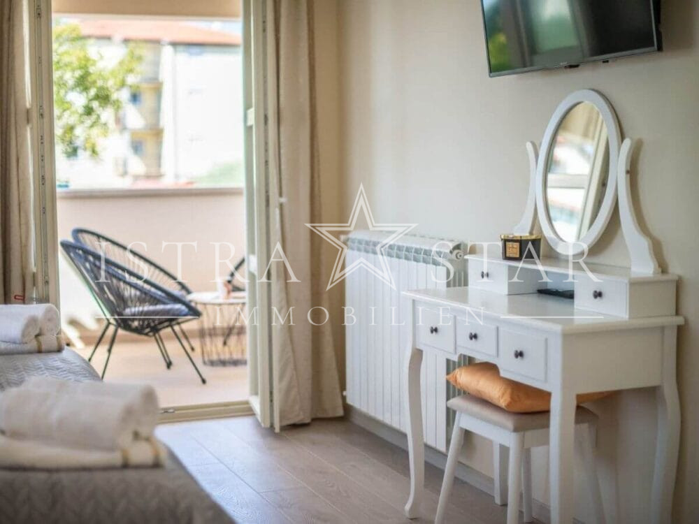Istrisches Traumhaus mit Pool, Garten und Sommerküche, ruhige Lage, Meeresnähe in Porec