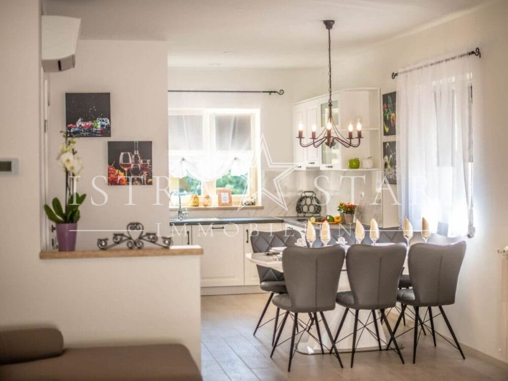 Istrisches Traumhaus mit Pool, Garten und Sommerküche, ruhige Lage, Meeresnähe in Porec