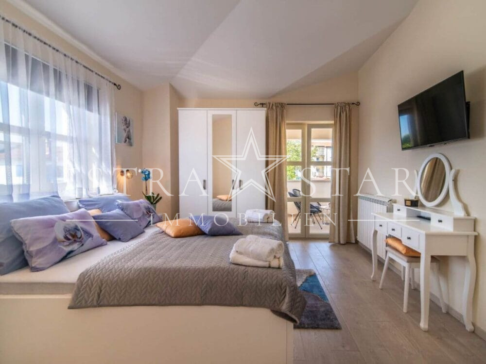 Istrisches Traumhaus mit Pool, Garten und Sommerküche, ruhige Lage, Meeresnähe in Porec