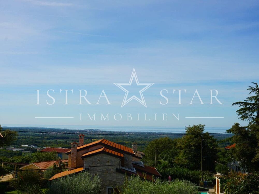 Schönes Haus mit Pool und gepflegtem Garten in beliebter Lage mit Meerblick, nahe Porec