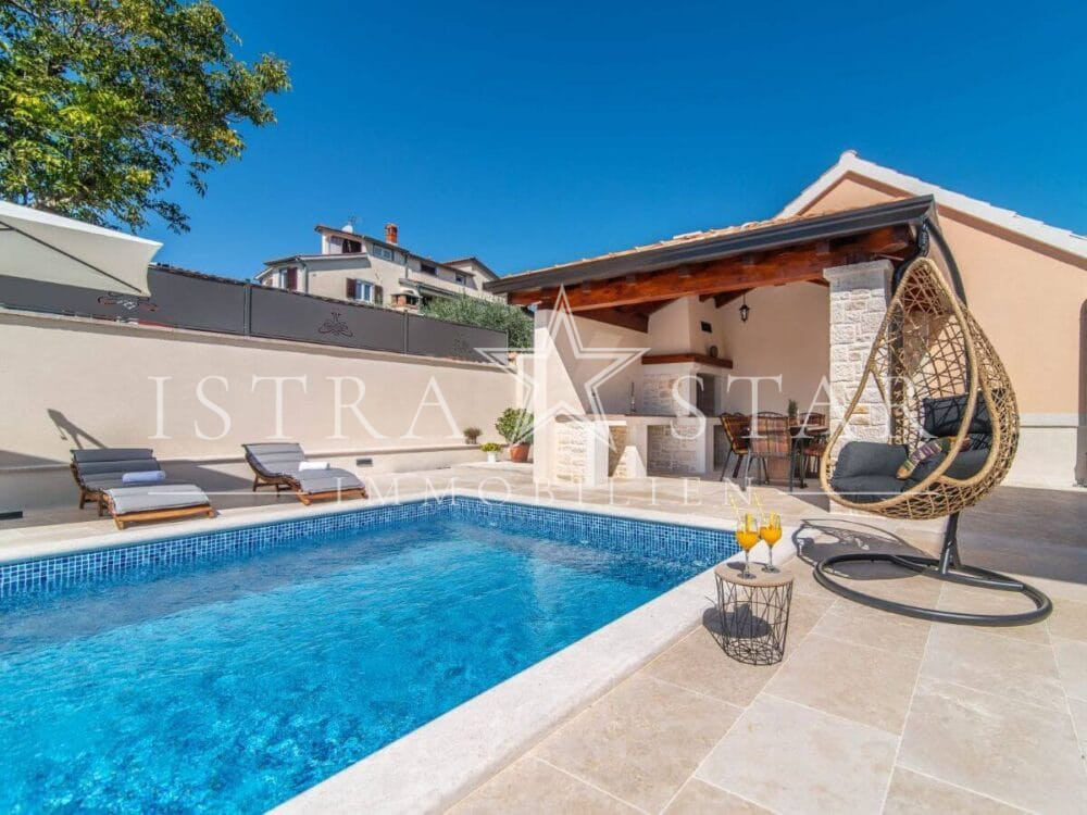 Istrisches Traumhaus mit Pool, Garten und Sommerküche, ruhige Lage, Meeresnähe in Porec