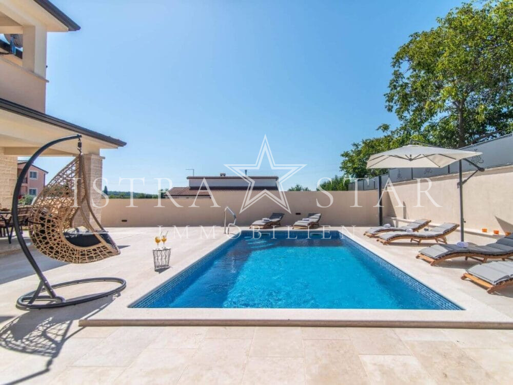 Istrisches Traumhaus mit Pool, Garten und Sommerküche, ruhige Lage, Meeresnähe in Porec