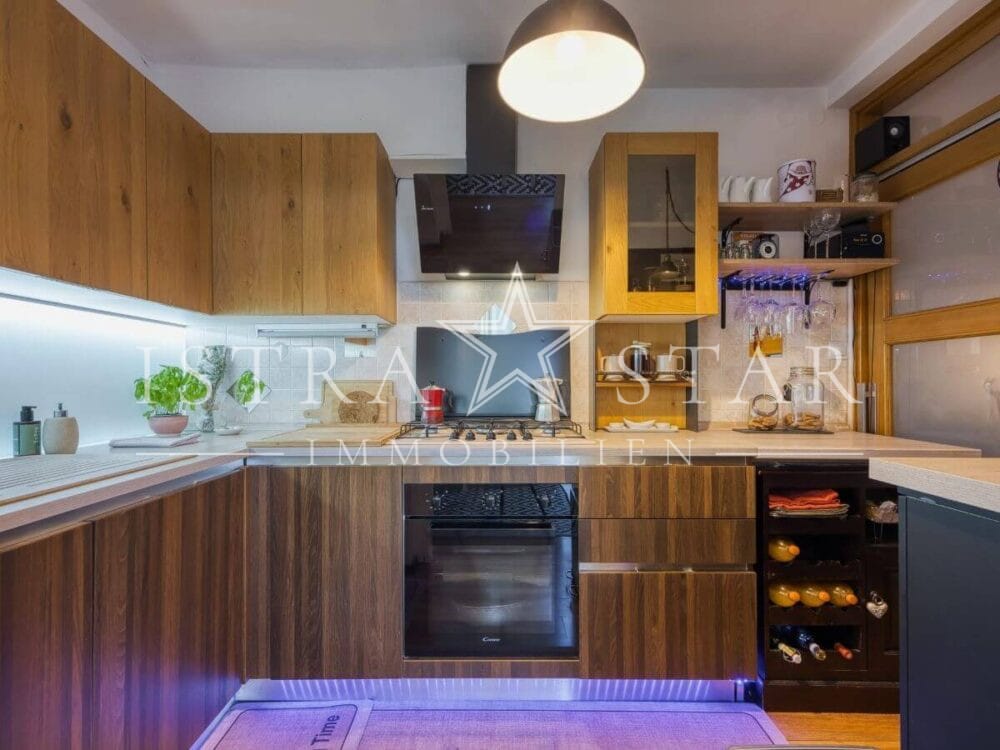 Gepflegte 3-Zimmer-Wohnung mit eigenem Garten in der Nähe von Porec