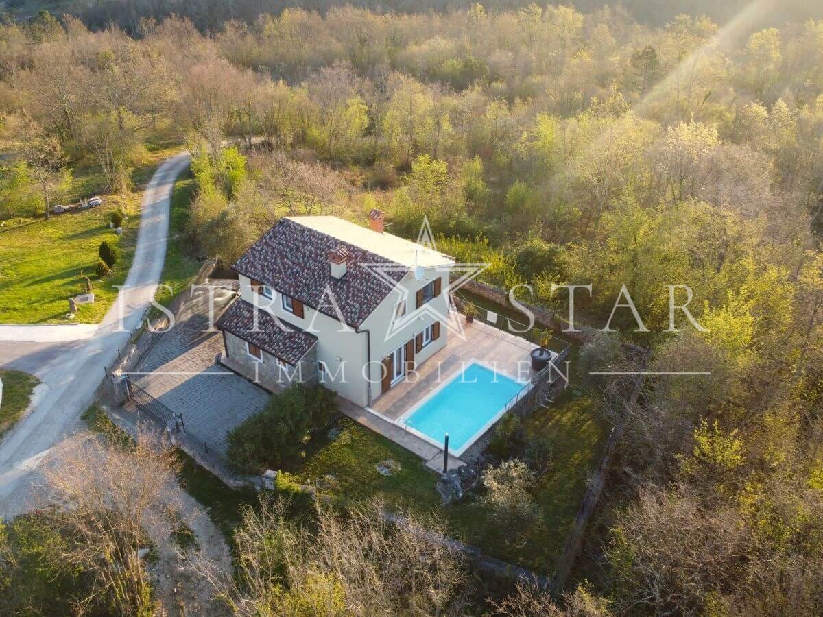 Charmantes Familienhaus mit Pool und Garten in idyllischer Lage zwischen Labin und Pazin