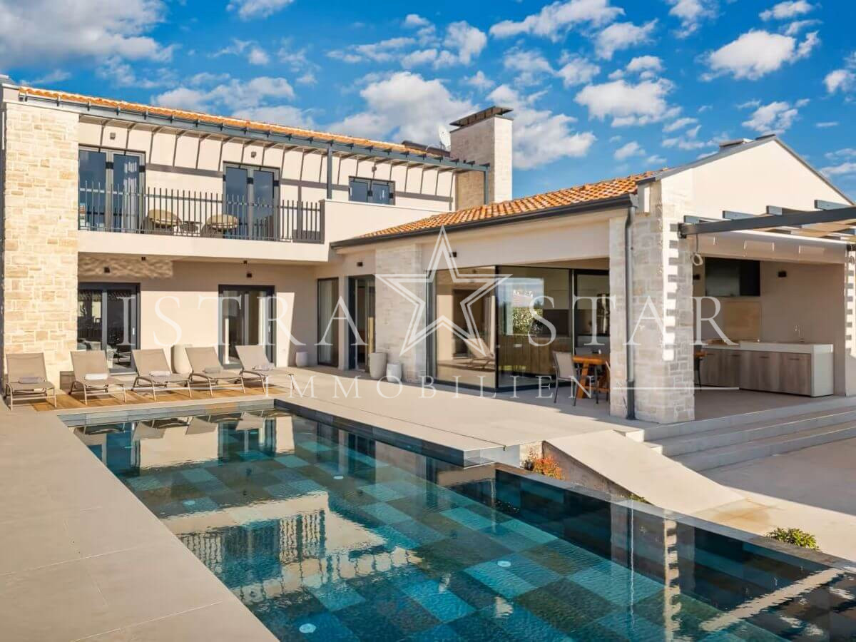 Exklusive Designvilla mit Infinitypool und Meerblick in der Umgebung von Porec