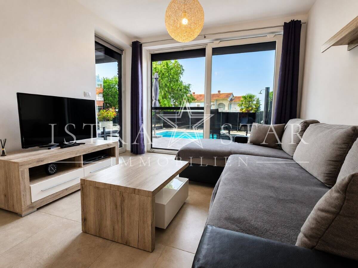 Moderne 3-Zimmer-Erdgeschosswohnung mit Pool nahe Porec