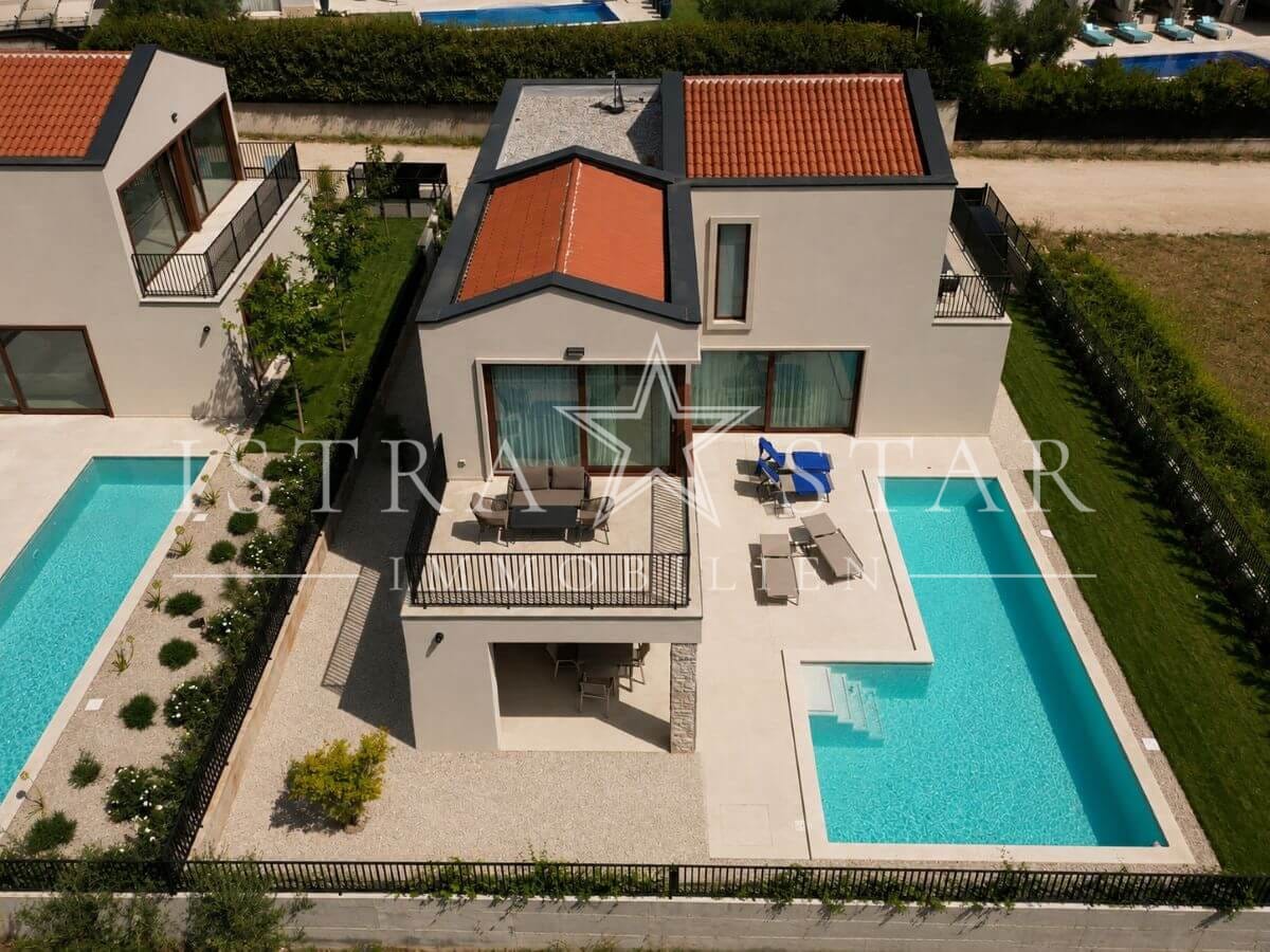 Moderne Designvilla mit Pool und Meerblick in begehrter Lage bei Porec