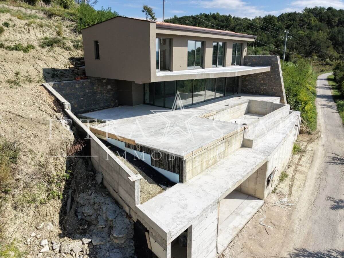 Modernes Design mit Meerblick – Luxusvilla mit Infinity-Pool nahe Buje
